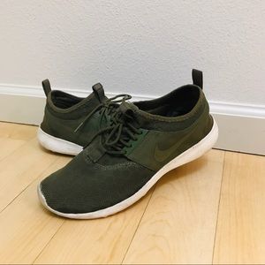 NIKE green sneakers